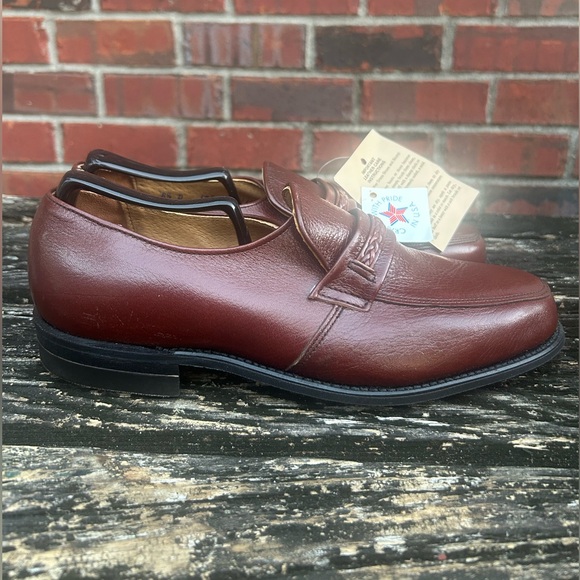 NWT Vintage Leather Classics Brown Leather Slip On Loafers Sz 8.5 D USA Made G7